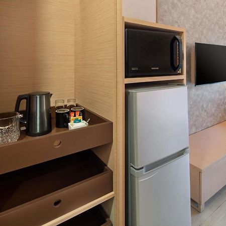 Grand Mercure Singapore Roxy Exterior photo