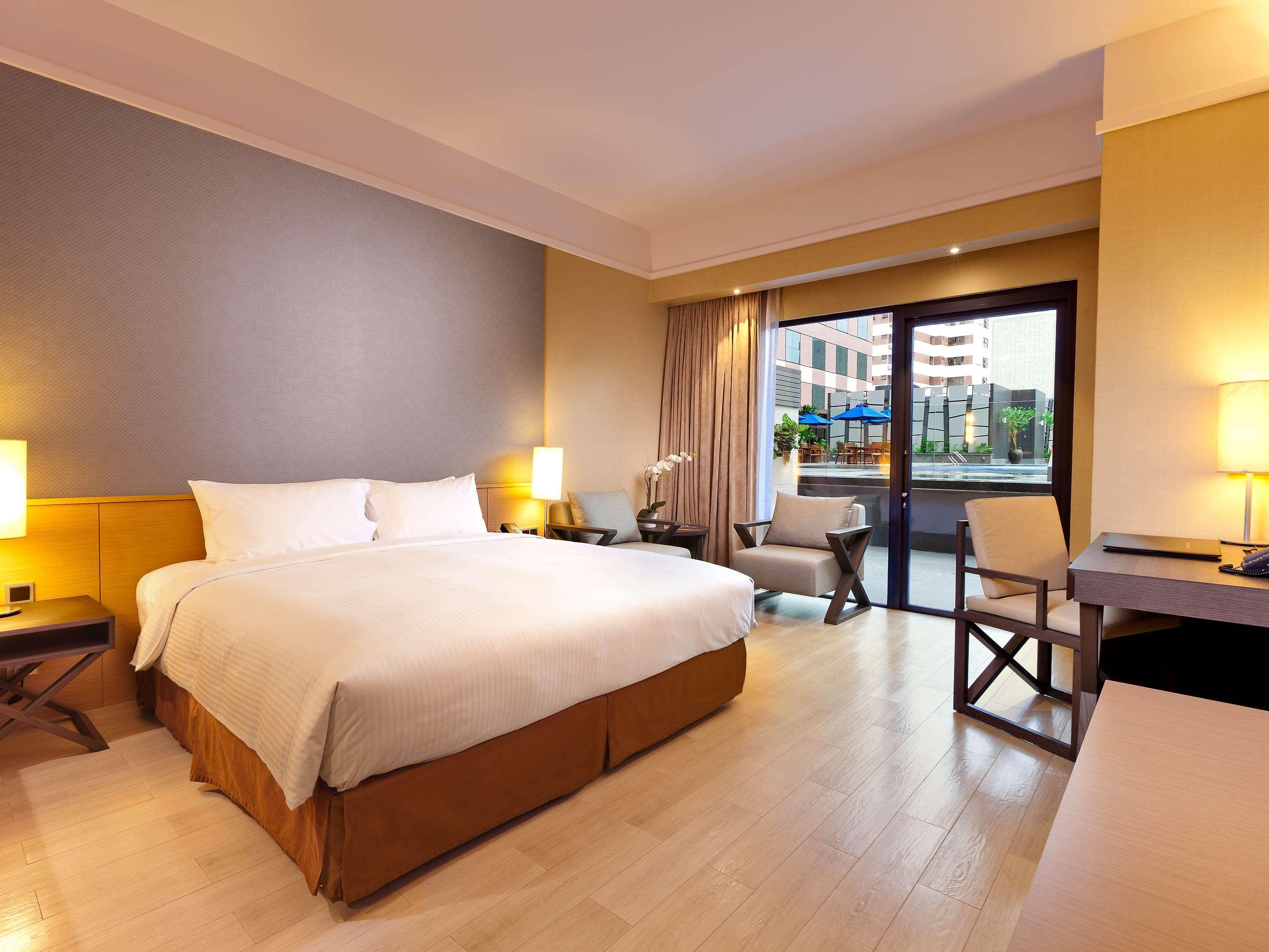 Grand Mercure Singapore Roxy Exterior photo