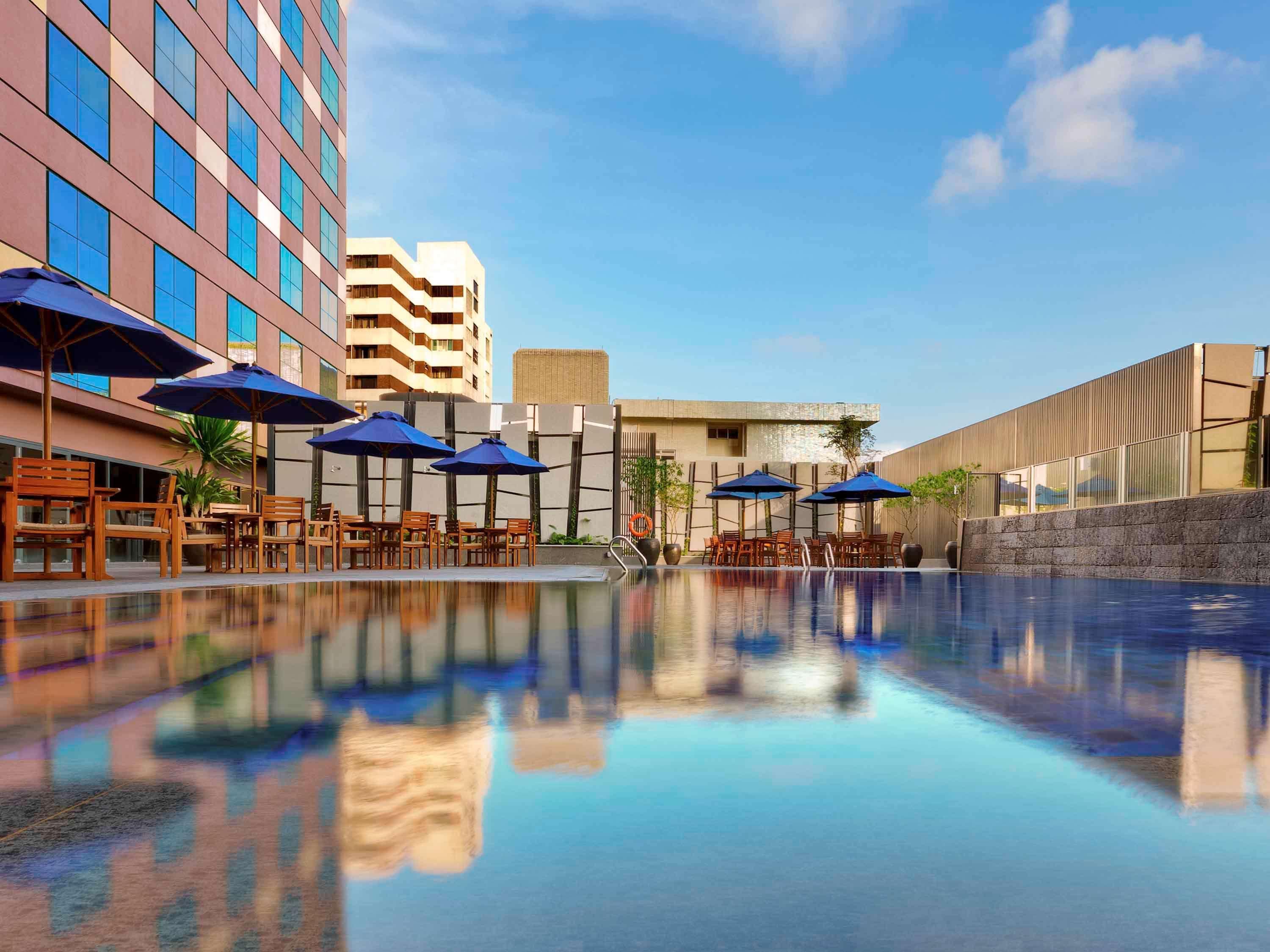 Grand Mercure Singapore Roxy Exterior photo