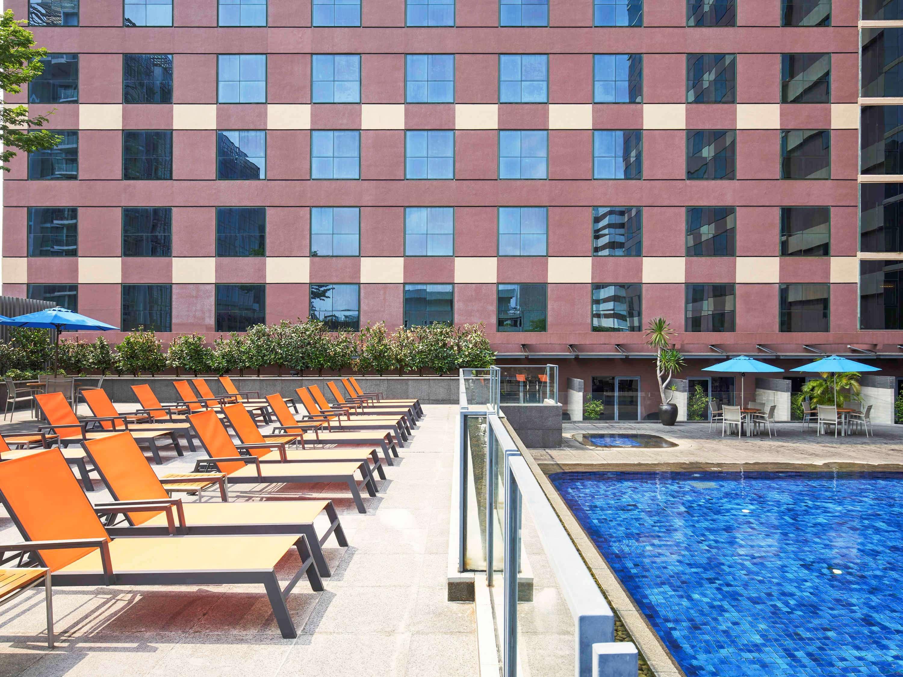 Grand Mercure Singapore Roxy Exterior photo