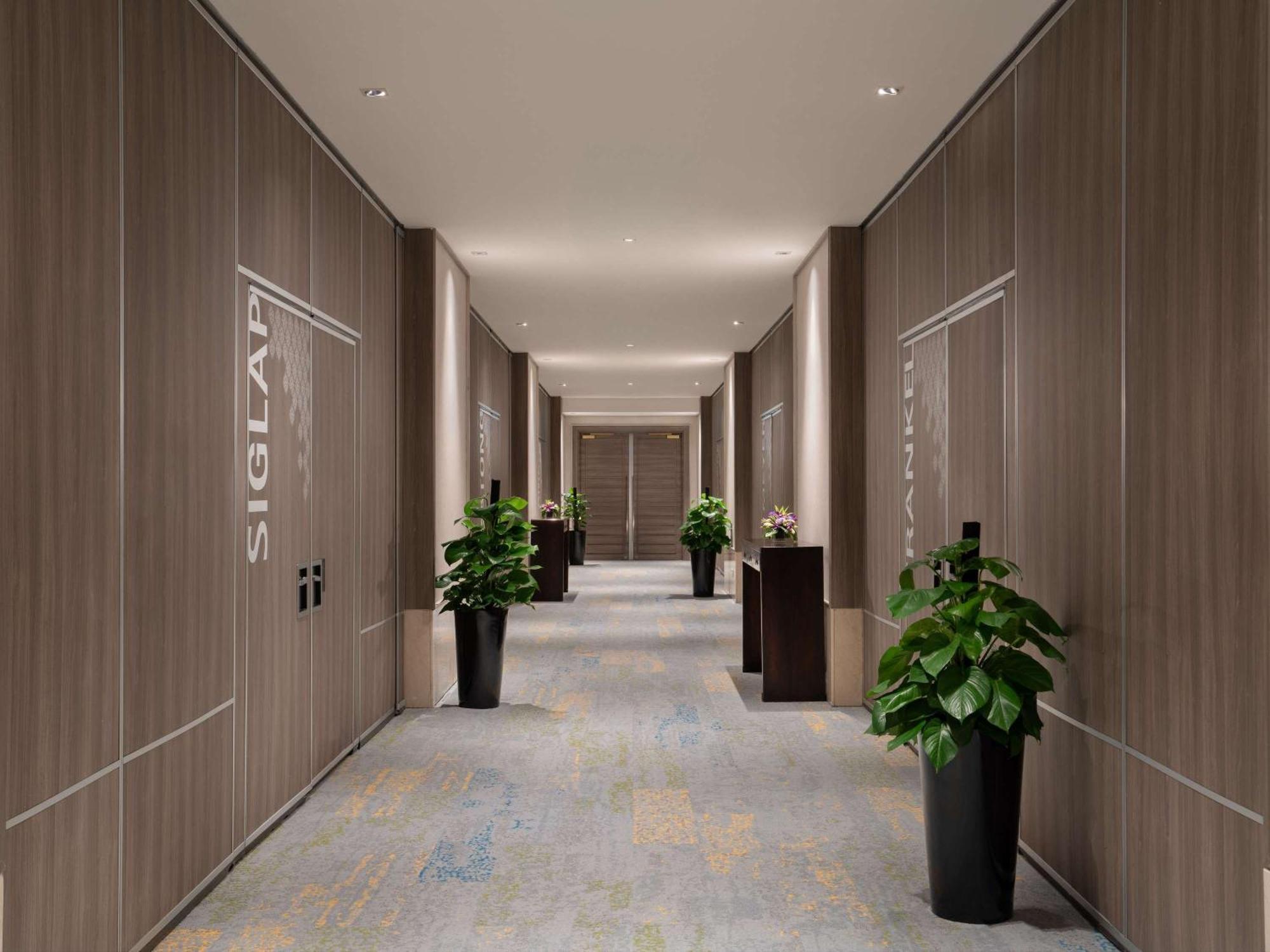 Grand Mercure Singapore Roxy Exterior photo
