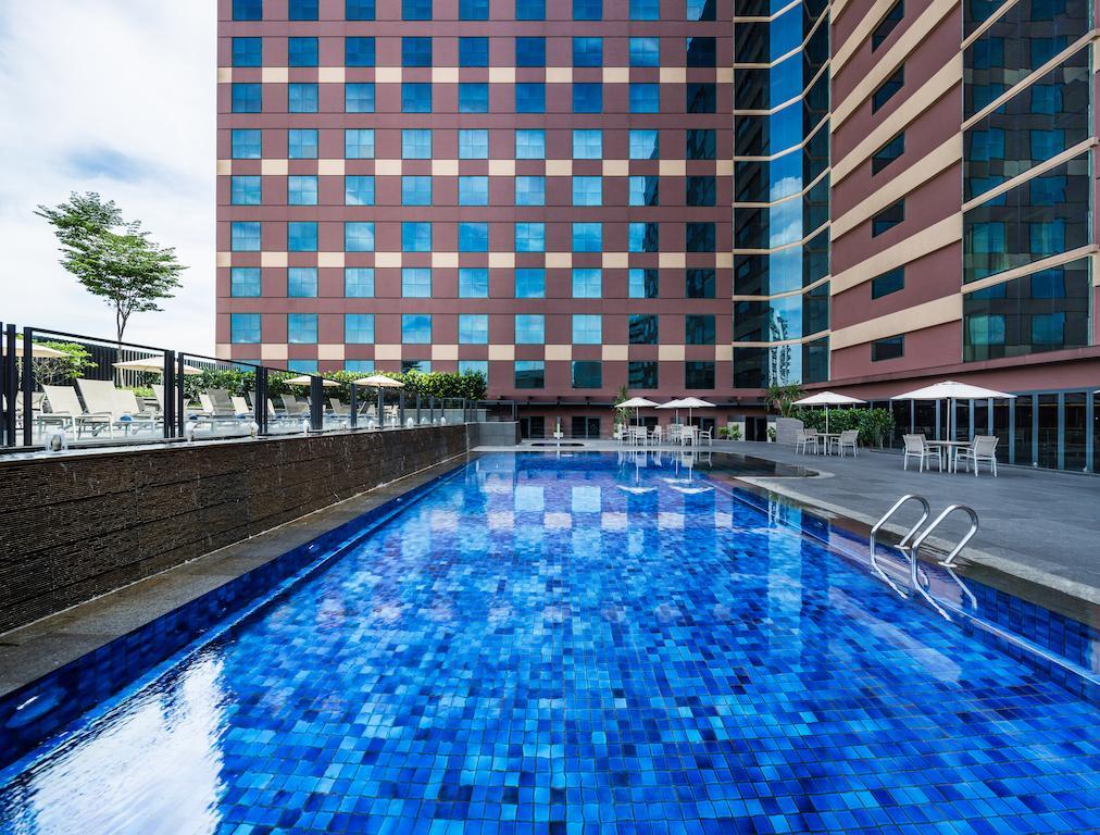 Grand Mercure Singapore Roxy Exterior photo